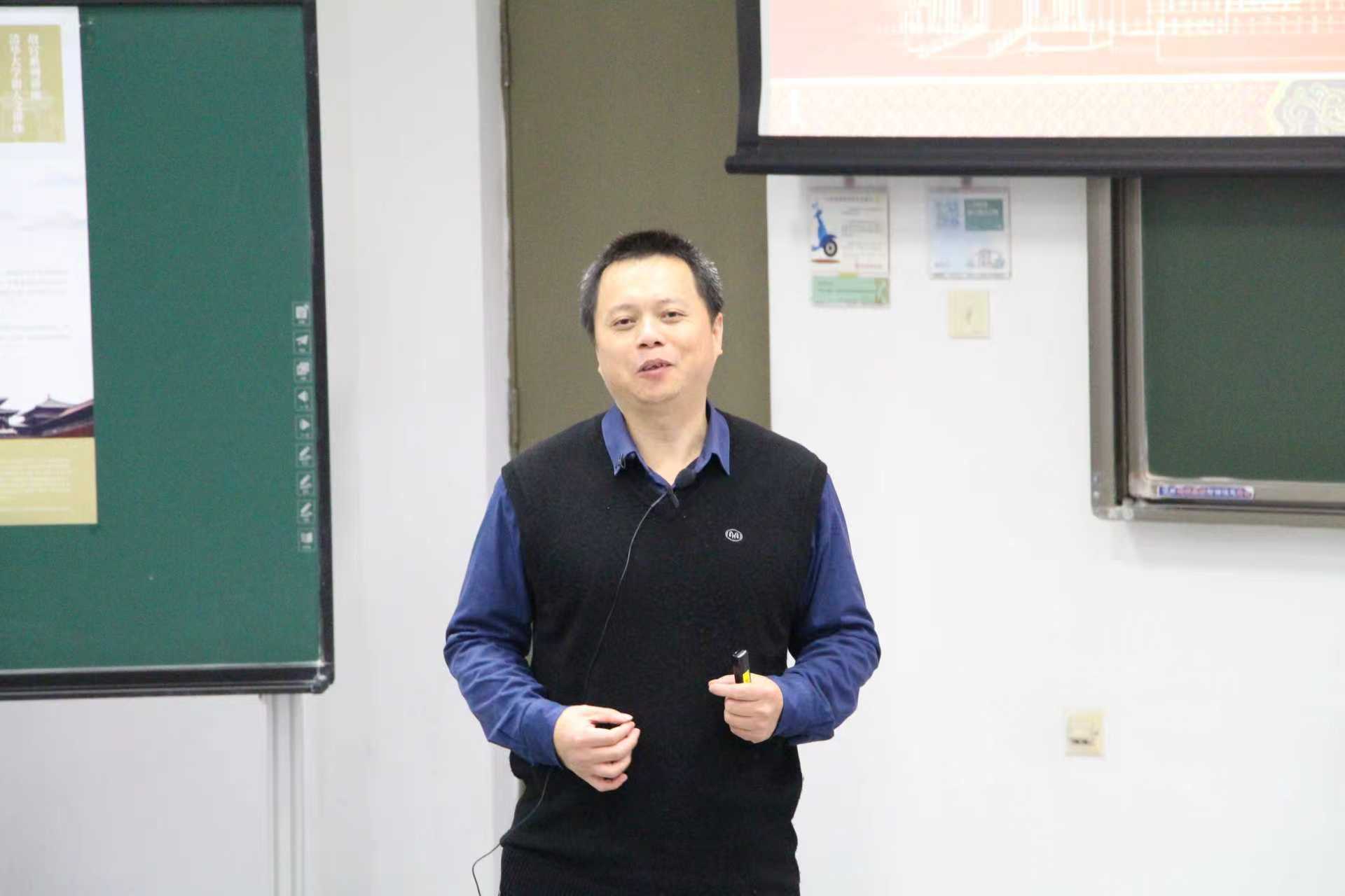 20251113-故宫博物院研究馆员周乾做客新人文讲座 解读故宫里的神兽文化-傅义超-主讲人周乾.jpg