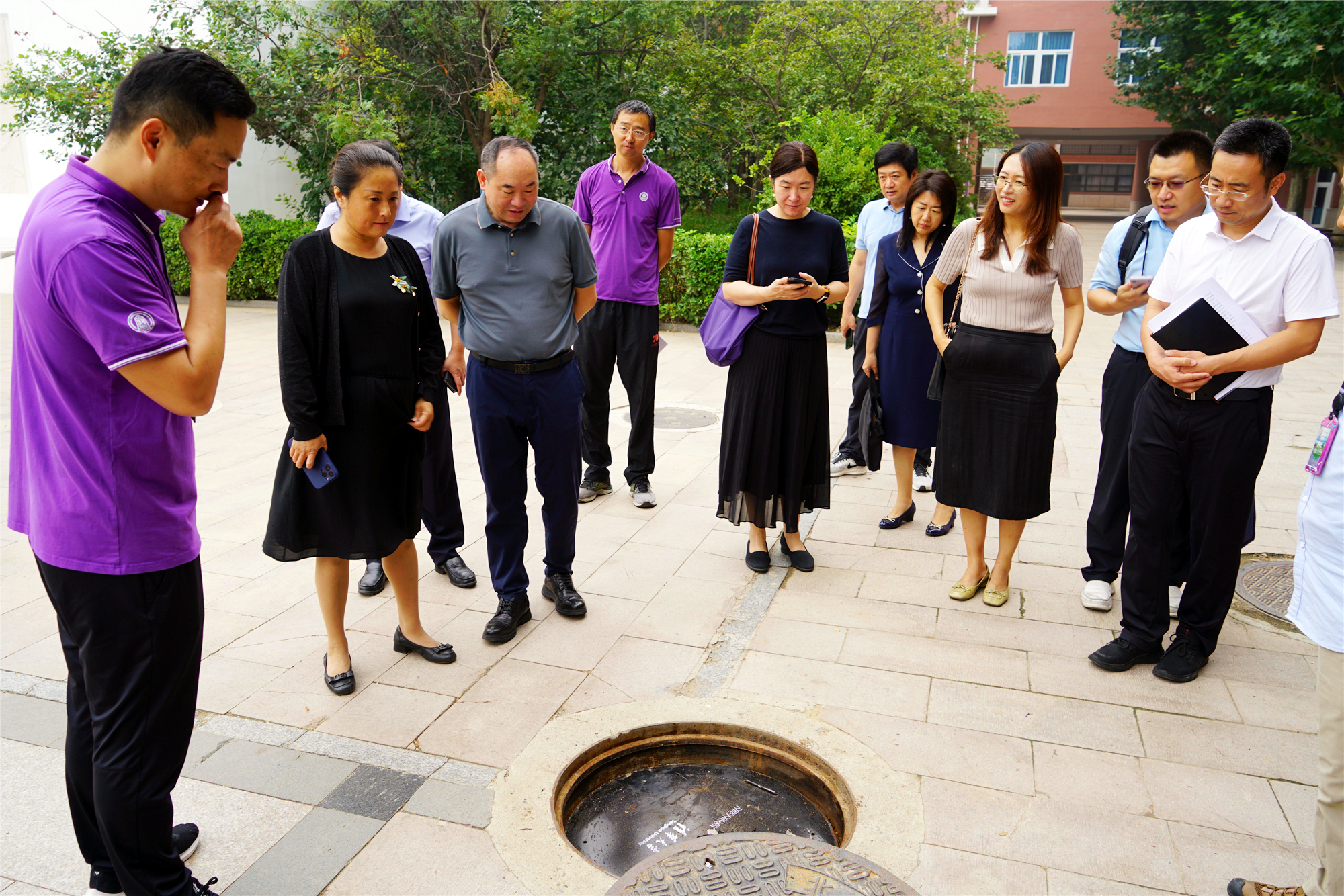 07 检查校园安全措施.jpg