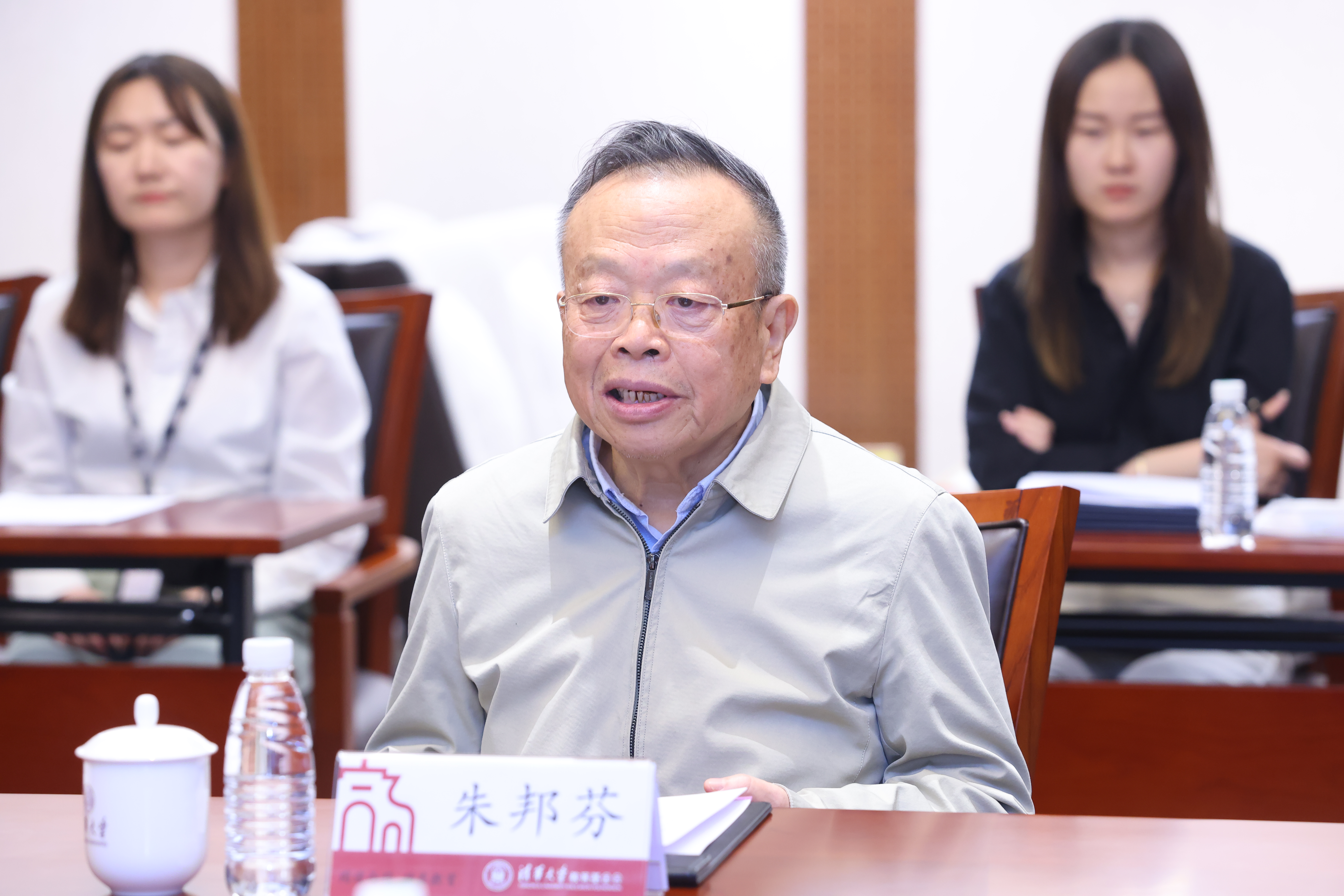 20240417-邬雄辉校友捐赠支持乐竞官方端网站登录入口攀登计划-许德刚-图说 (4).JPG